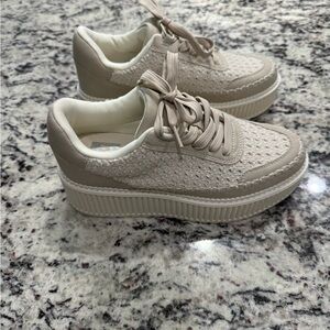 Women’s Dolce Vita sneakers in beige. Size 7 1/2. Excellent condition.